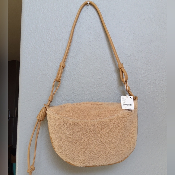 FREE PEOPLE Suki Sherpa Sling NWT - Picture 7 of 10